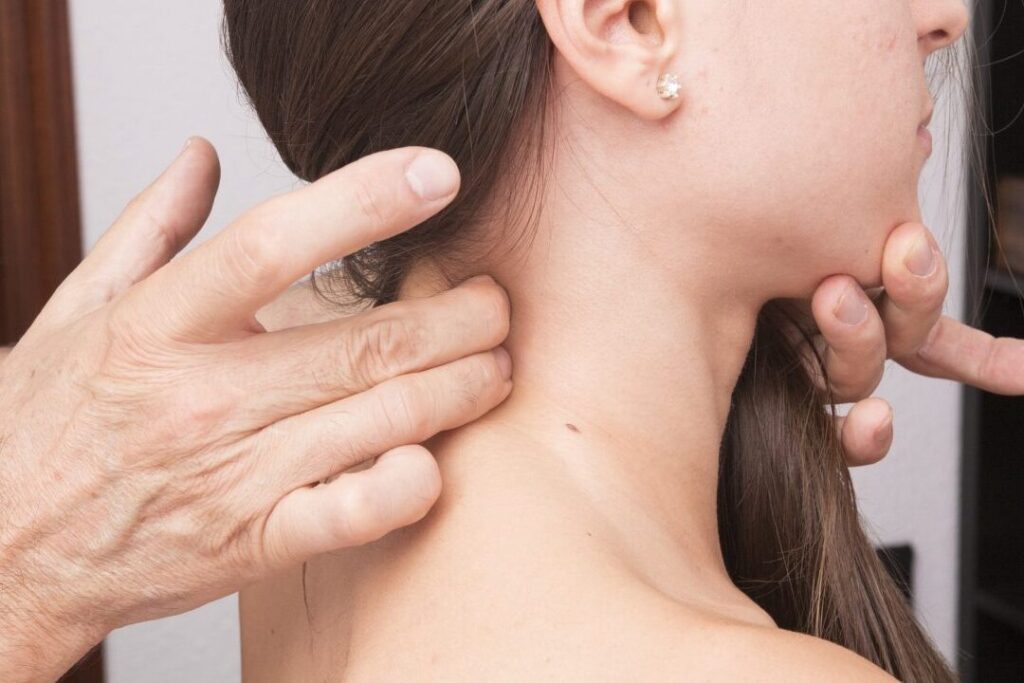 Comment soulager un torticolis grâce à l’ostéopathie ?