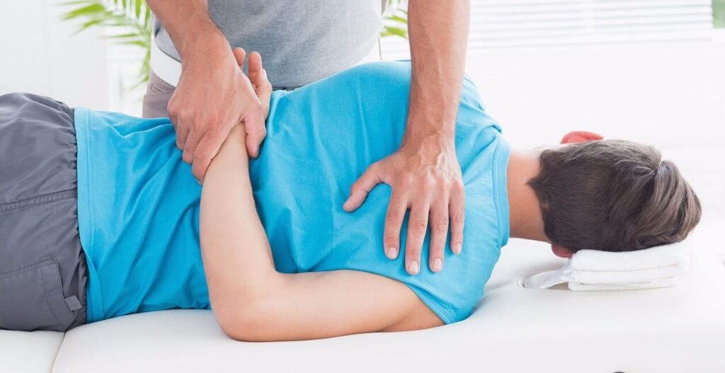 Comment la kinésithérapie peut soulager les contractures musculaires