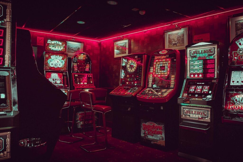 Comment sont créés les jeux de machines à sous : faits peu connus