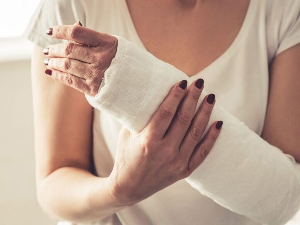 Rééducation après une fracture du poignet : guide complet des exercices et conseils essentiels