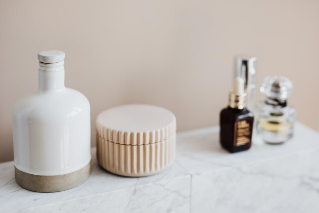 Les alternatives rechargeables pour les gels douche et shampoings : vers une salle de bain écoresponsable