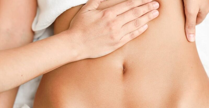 Le massage abdominal en kinésithérapie : quand et pourquoi y recourir ?