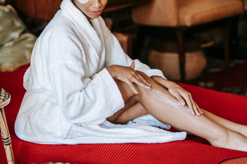 femme crème jambes