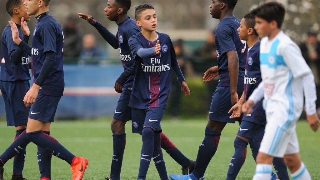 Comment les blessures en Ligue 1 impactent-elles les performances des équipes ?