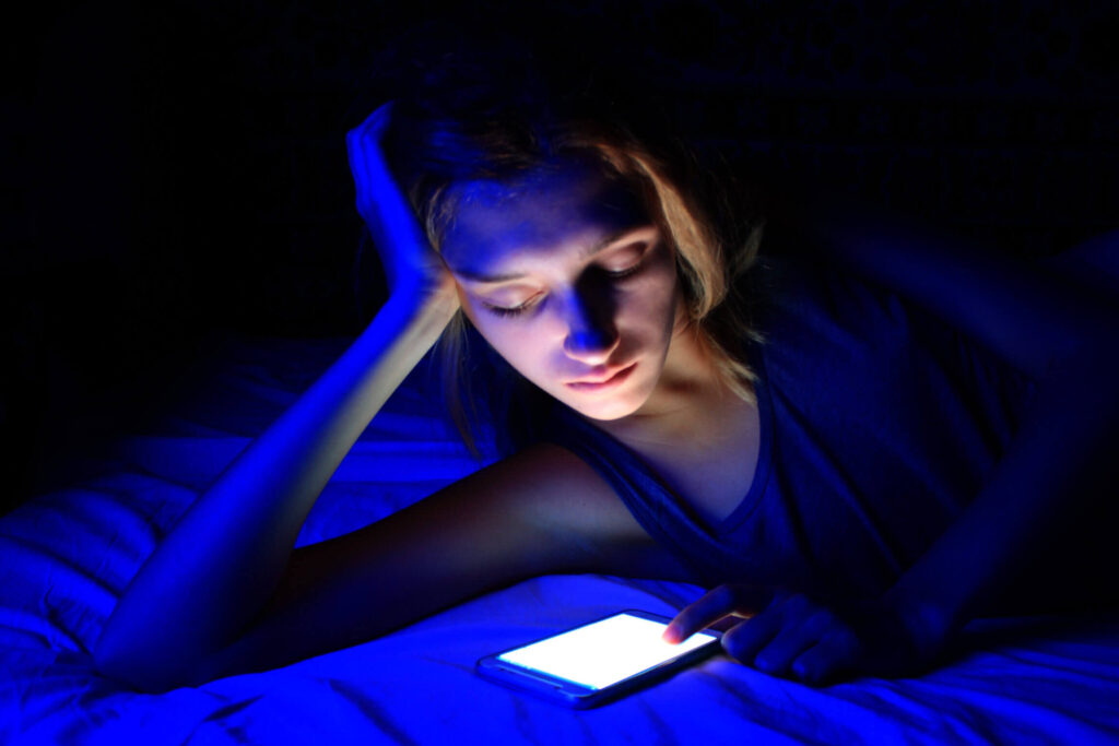 Lumière bleue et sommeil : comprendre les effets sur votre santé