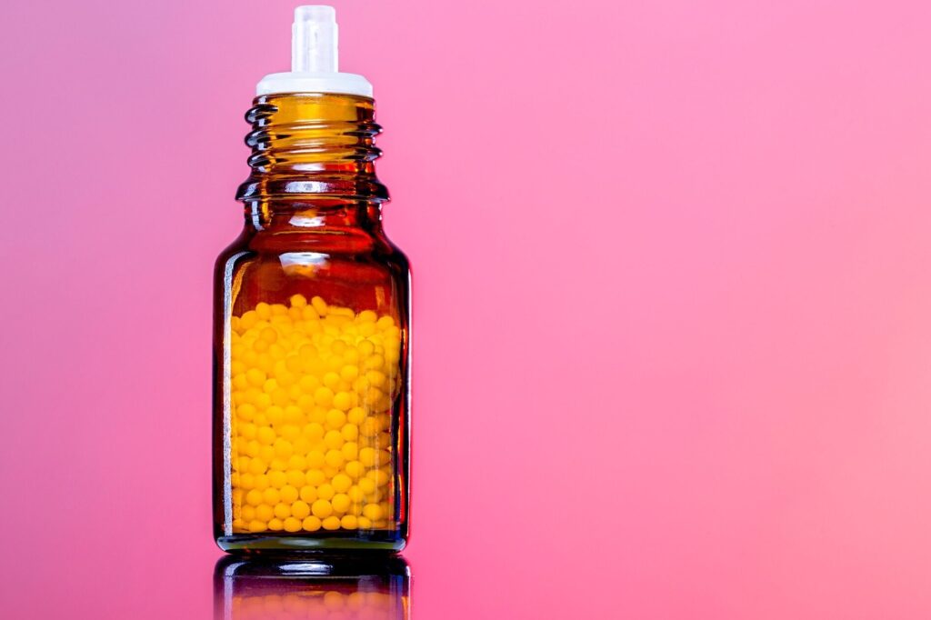 Trachéite et homéopathie : peut-on soigner efficacement sans médicaments classiques ?