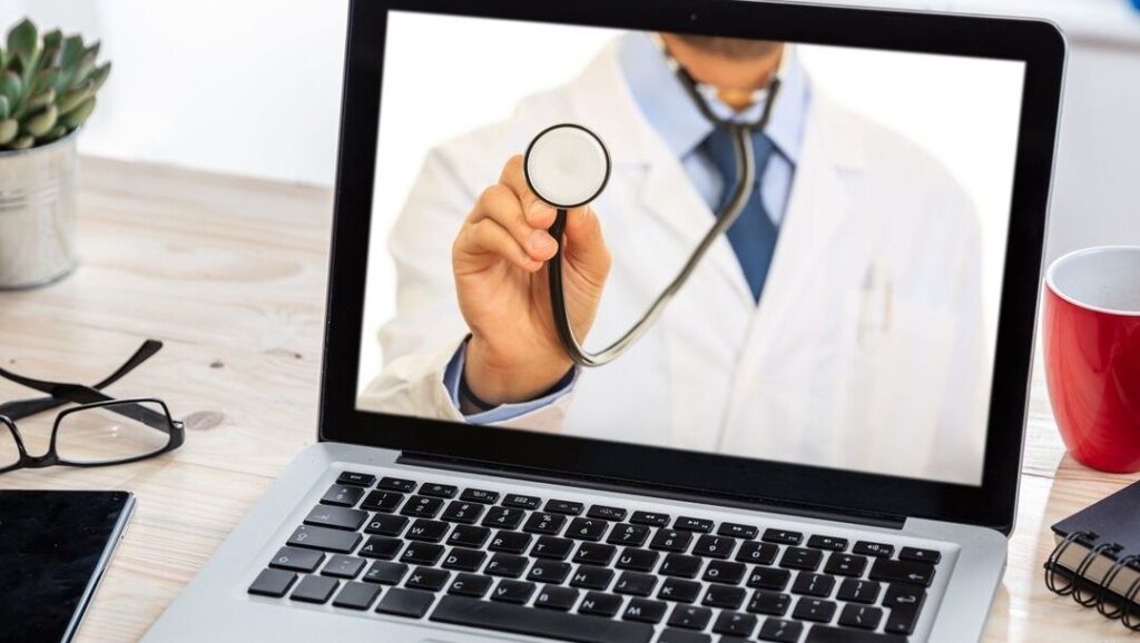 Trouver un gynécologue en ligne : avantages et comment choisir le bon praticien ?