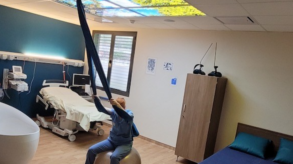 Salle nature pour accoucher : pourquoi choisir cette alternative pour votre naissance ?