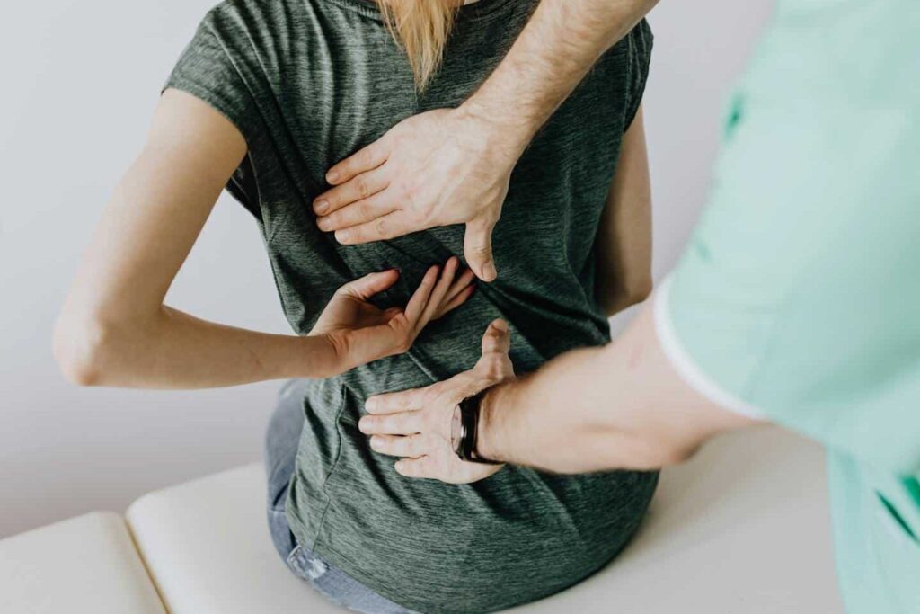 Mal de dos côté gauche : quelle signification spirituelle ?