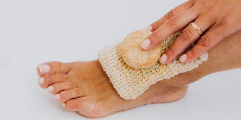 Méthodes naturelles et efficaces pour éliminer la corne des pieds