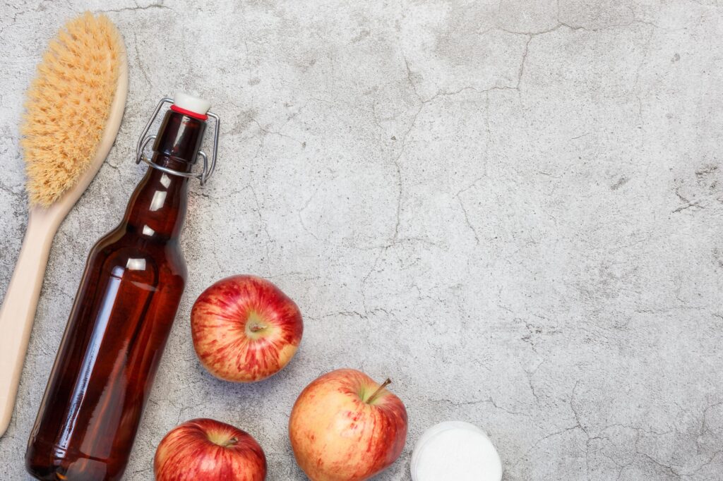 Remède naturel à base de vinaigre de cidre pour traiter la dermite séborrhéique