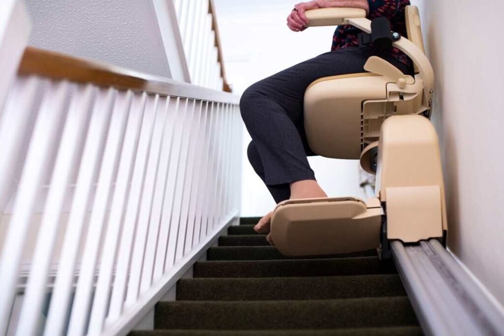 Quel monte-escalier choisir selon la configuration de son escalier ?